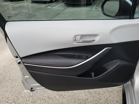 Used 2025 Toyota Corolla SE FWD image 12