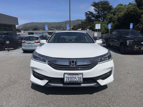 Used 2016 Honda Accord Touring image 2