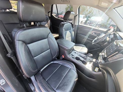 Used 2020 Chevrolet Traverse RS FWD image 27