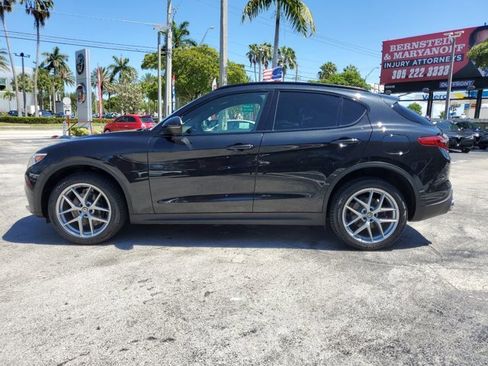 Used 2018 Alfa Romeo Stelvio Ti Sport image 4