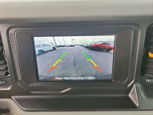 Used 2021 Ford Bronco Badlands image 17