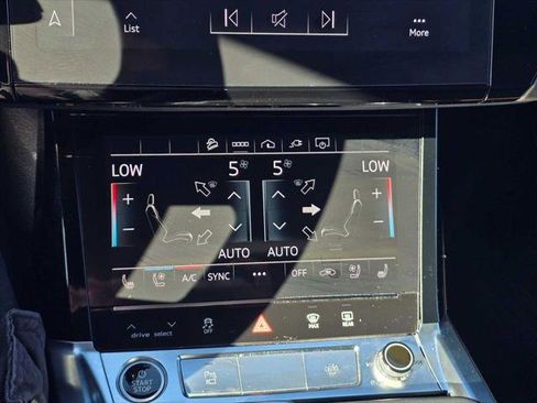 Used 2024 Audi Q8 e-tron Premium Plus image 31