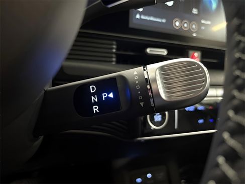 New 2025 Hyundai Ioniq 5 SEL image 13