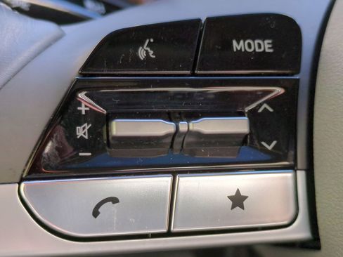 Certified 2025 Hyundai Elantra Sport image 21