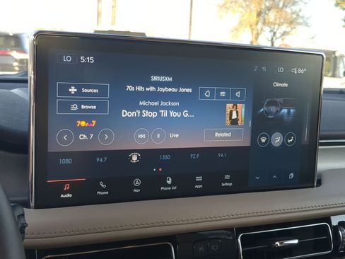 Used 2022 Lincoln Nautilus FWD w/ Premium Package image 15