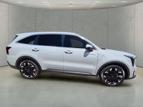 Used 2025 Kia Sorento SX FWD image 40