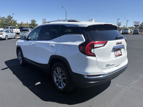 Used 2024 GMC Terrain SLT FWD image 5