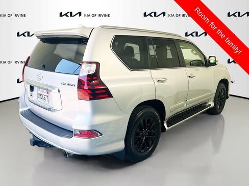 Used 2017 Lexus GX 460 Luxury w/ Preferred Accessory Package AWD/4WD image 7