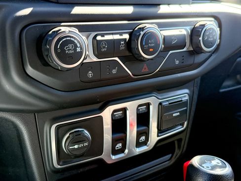 Used 2018 Jeep Wrangler Sport S image 22