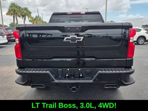 Used 2024 Chevrolet Silverado 1500 LT Trail Boss w/ LT Trail Boss Premium Package AWD/4WD image 6