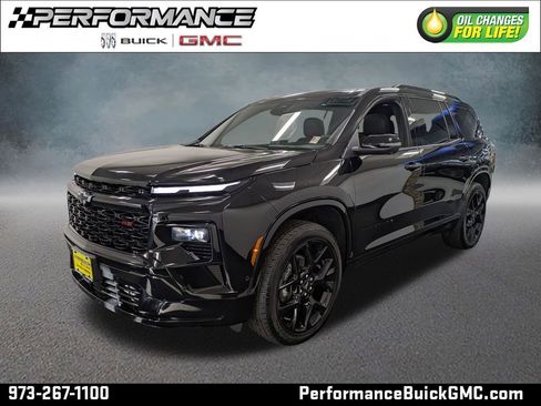 Used 2025 Chevrolet Traverse RS image 1