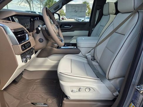 New 2026 GMC Yukon XL Denali w/ Denali Reserve Package AWD/4WD image 4