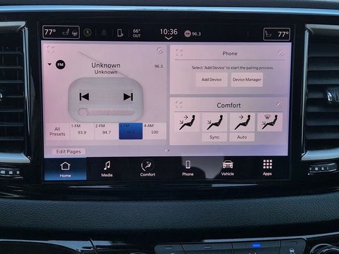 Used 2023 Chrysler Pacifica Touring-L FWD image 18
