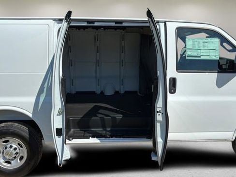 New 2026 Chevrolet Express 2500 RWD image 17