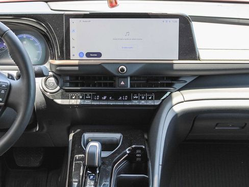 Used 2025 Toyota Crown Signia w/ Advanced Technology Package AWD/4WD image 15