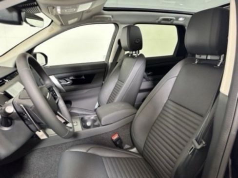 New 2025 Land Rover Discovery Sport S image 8