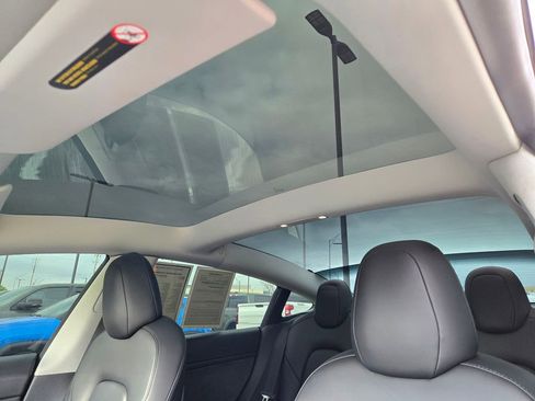 Used 2022 Tesla Model 3 Long Range image 23