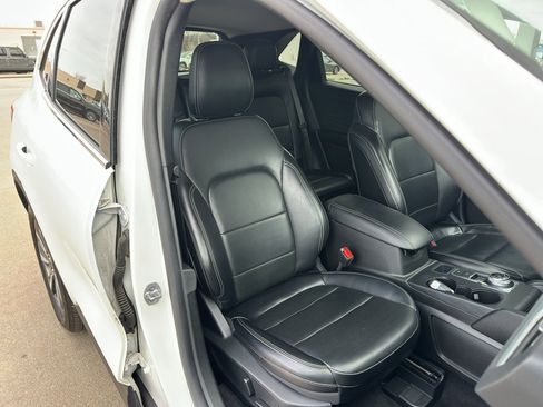 Used 2024 Ford Escape Platinum image 30