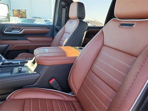 New 2026 GMC Sierra 2500 Denali Ultimate image 17