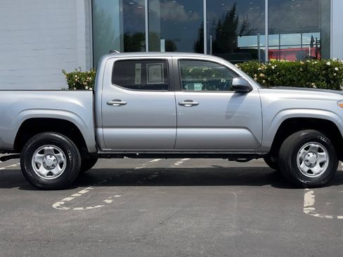 Used 2022 Toyota Tacoma SR w/ SR Convenience Package RWD image 3