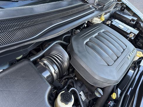 Used 2013 Chrysler Town & Country Touring-L w/ Entertainment Group #2 FWD image 22
