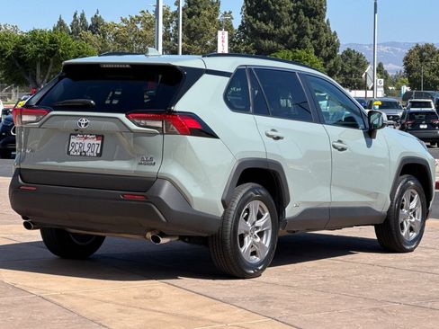 Certified 2022 Toyota RAV4 XLE AWD/4WD image 4