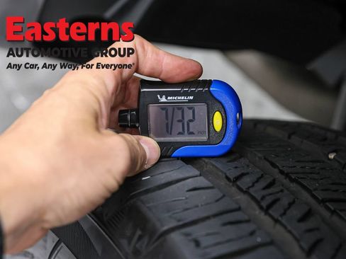 Used 2024 Jeep Wrangler Unlimited AWD/4WD image 29