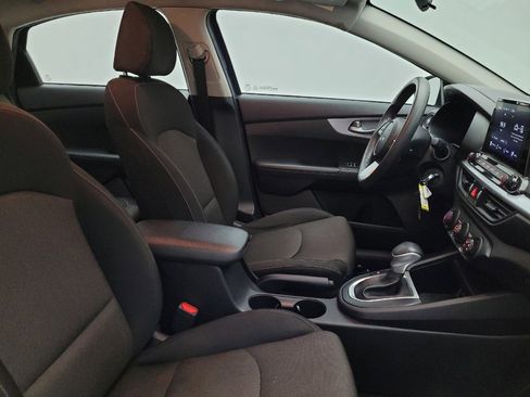 Used 2022 Kia Forte LXS image 21