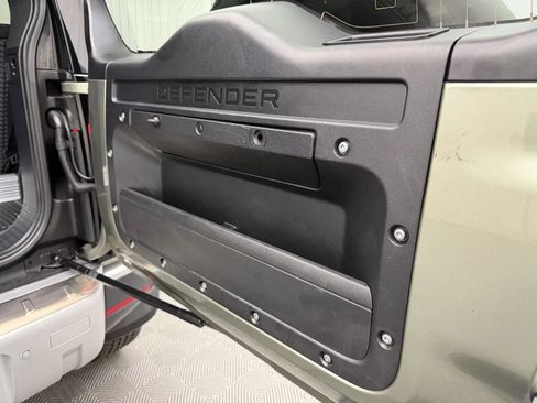 Used 2022 Land Rover Defender 90 AWD/4WD image 47