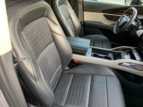 Certified 2024 Lincoln Nautilus Reserve image 11