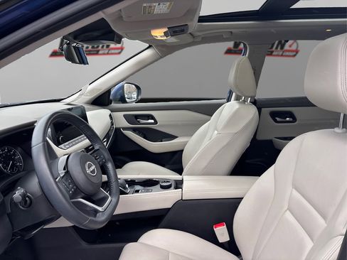 Used 2023 Nissan Rogue SL w/ SL Premium Package image 9