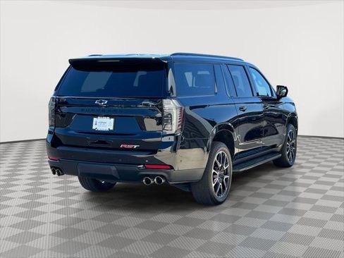 Used 2025 Chevrolet Suburban RST w/ Comfort Package AWD/4WD image 7