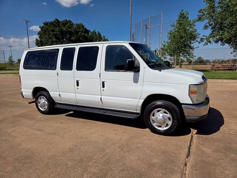 Used 2011 Ford E-150 and Econoline 150 Wagon RWD image 35