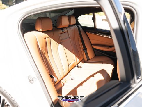 Used 2019 BMW 540i w/ M Sport Package image 18