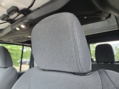 New 2026 Jeep Gladiator Sport AWD/4WD image 12