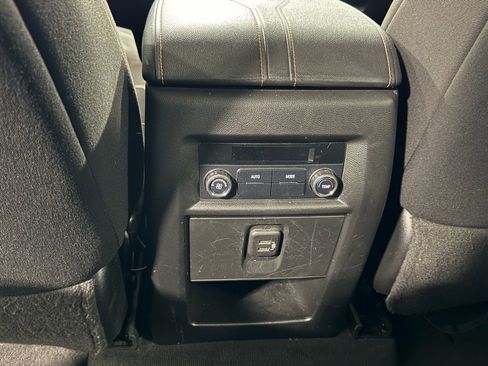 Used 2021 Chevrolet Traverse LS image 13