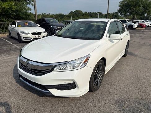 Used 2016 Honda Accord Touring image 7