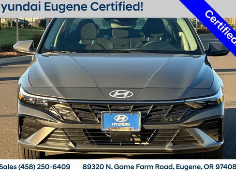 Used 2025 Hyundai Elantra SEL image 11