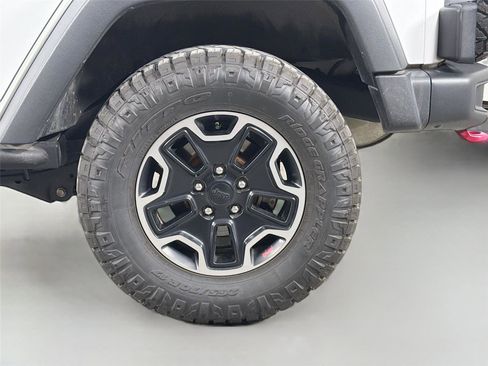 Used 2016 Jeep Wrangler Unlimited Rubicon AWD/4WD image 25