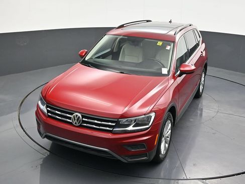 Used 2019 Volkswagen Tiguan SE w/ Panoramic Sunroof Package image 22