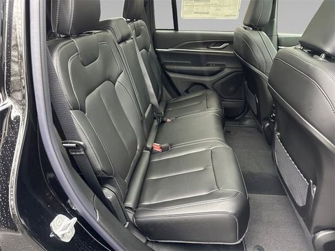 New 2025 Jeep Grand Cherokee Limited w/ Trailer Tow Package image 17