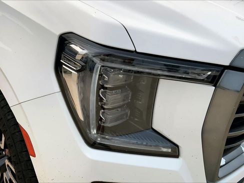 Used 2021 GMC Yukon XL AT4 w/ AT4 Premium Package AWD/4WD image 26