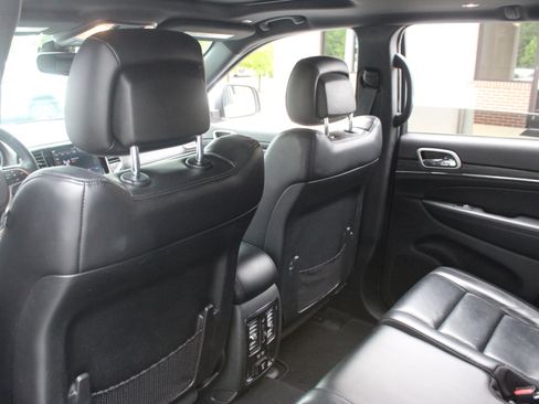 Used 2019 Jeep Grand Cherokee Limited AWD/4WD image 28
