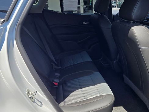 Certified 2025 Chevrolet Trax LT w/ LT Convenience Package FWD image 10