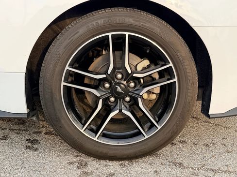 Used 2023 Ford Mustang Premium image 5