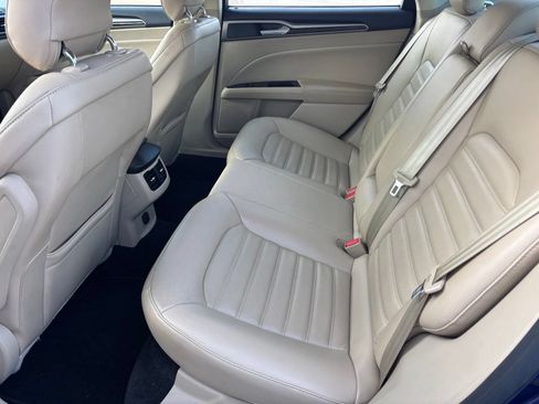 Used 2013 Ford Fusion SE FWD image 8