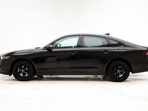 Used 2025 Honda Accord SE image 6