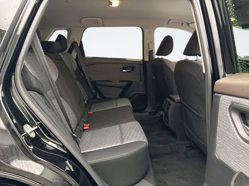 Used 2023 Nissan Rogue SV image 18