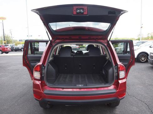 Used 2014 Jeep Compass Latitude AWD/4WD image 5