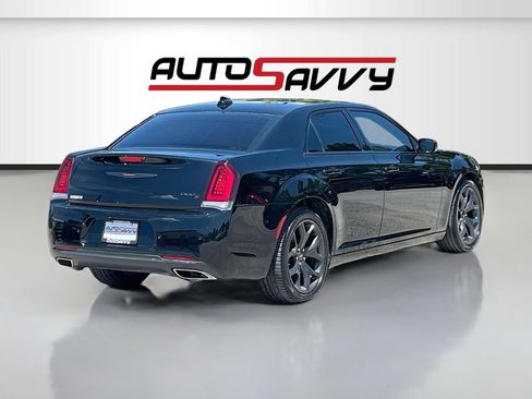 Used 2022 Chrysler 300 S RWD image 7
